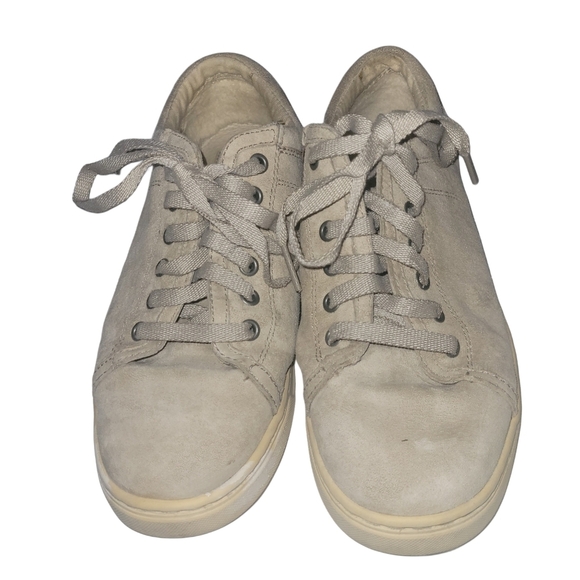 UGG Women's Beige Sneakers Suede Leather Lamb Lined Size 6.5 - Picture 3 of 6